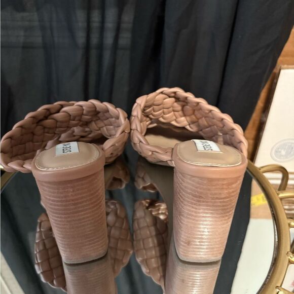 Steve Madden Twisted Sandals - Picture 4 of 5